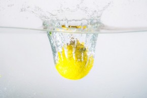 Limpiar el microondas con limón